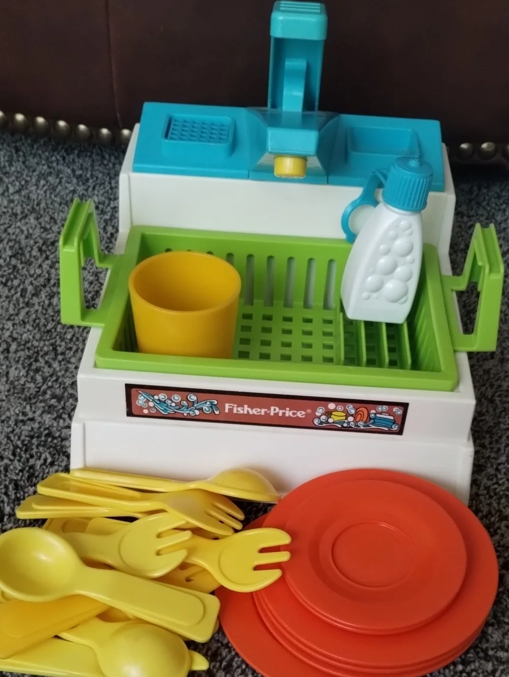 Vintage Fisher Price 1982 Fun with food Sink/Pumps Water